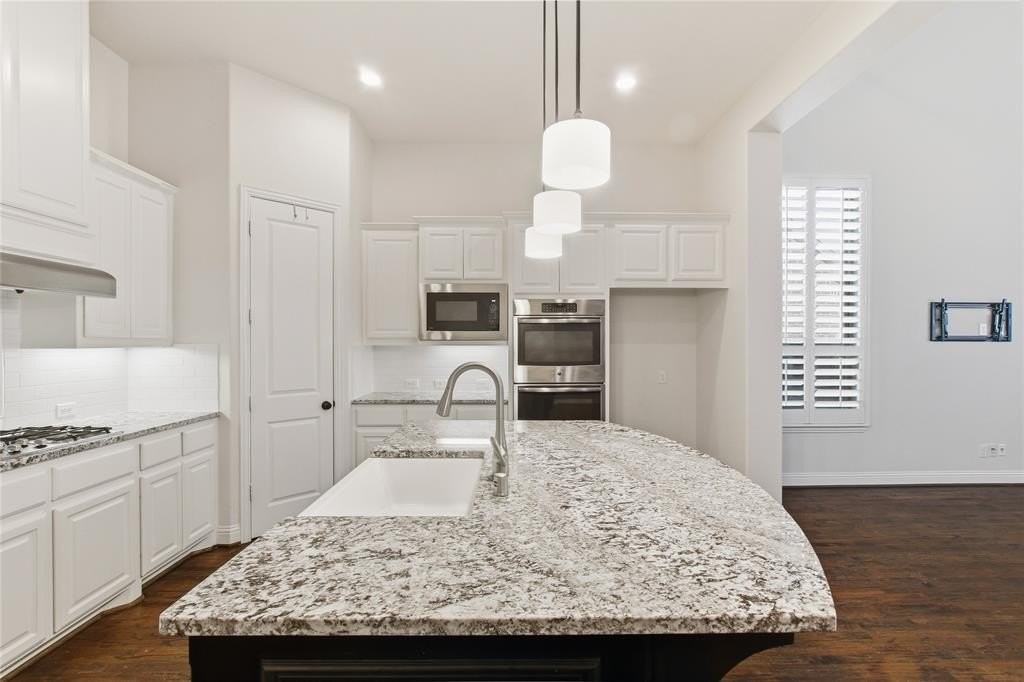 4110 Maclin Dr - Photo 7 of 40