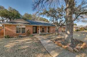 featured image of 8349 Londonderry Ln