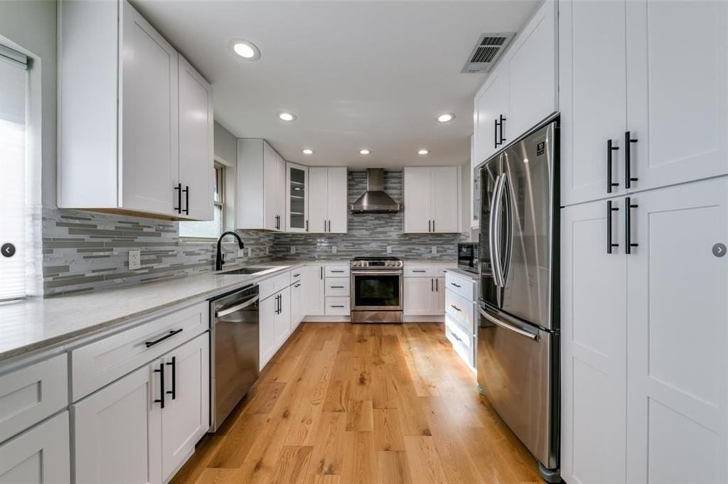 8349 Londonderry Ln - Photo 7 of 25