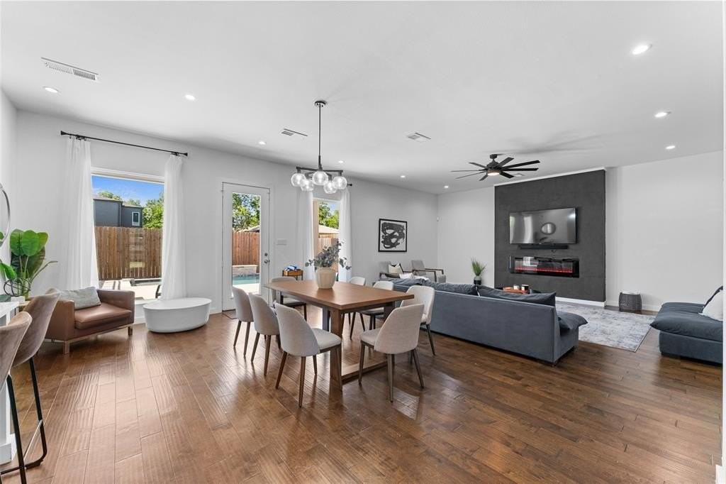 1526 Life Ave - Photo 3 of 40