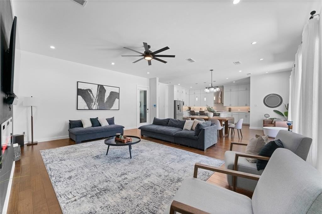 1526 Life Ave - Photo 5 of 40