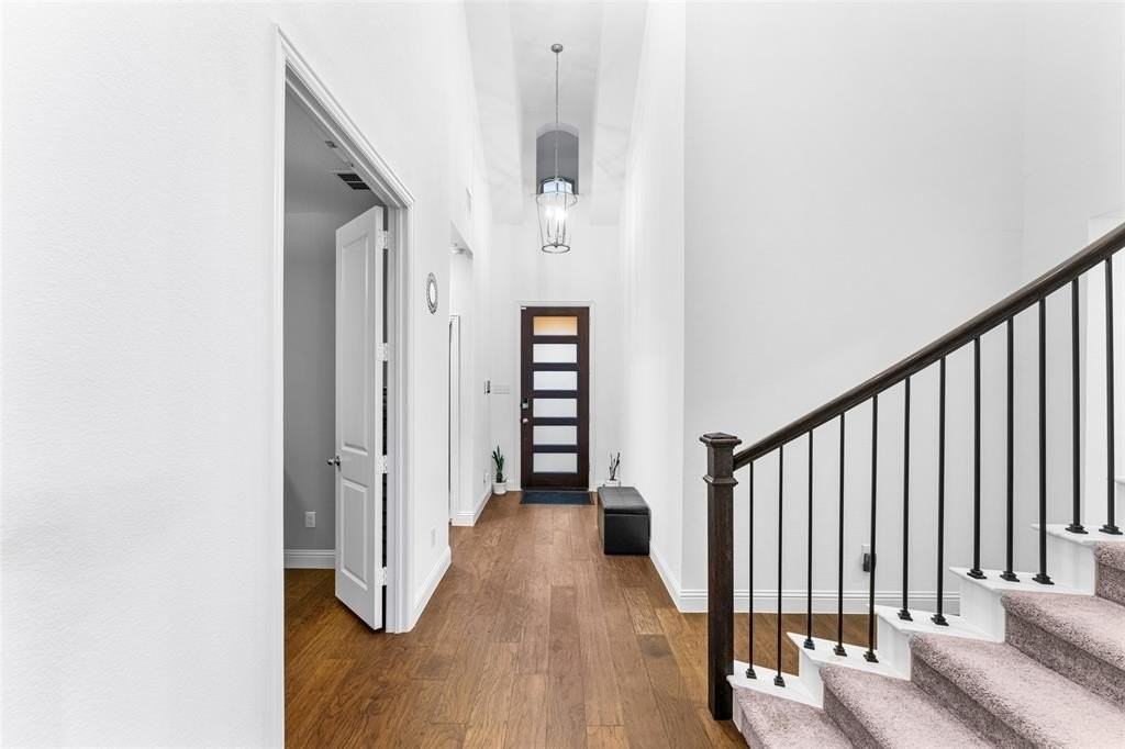 8916 Wild Meadow Rd - Photo 5 of 38