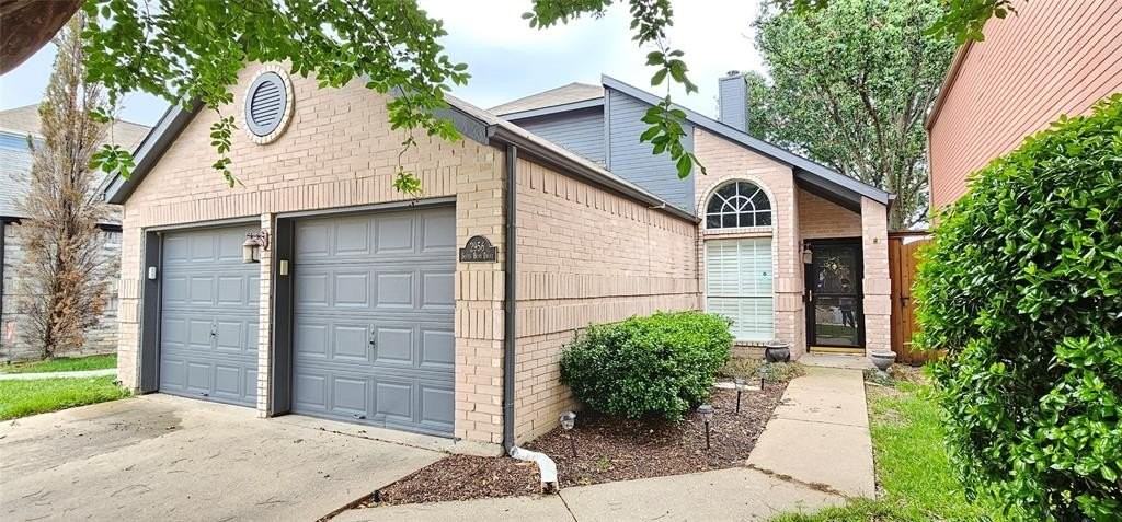 2956 S Bend Dr - Photo 2 of 31