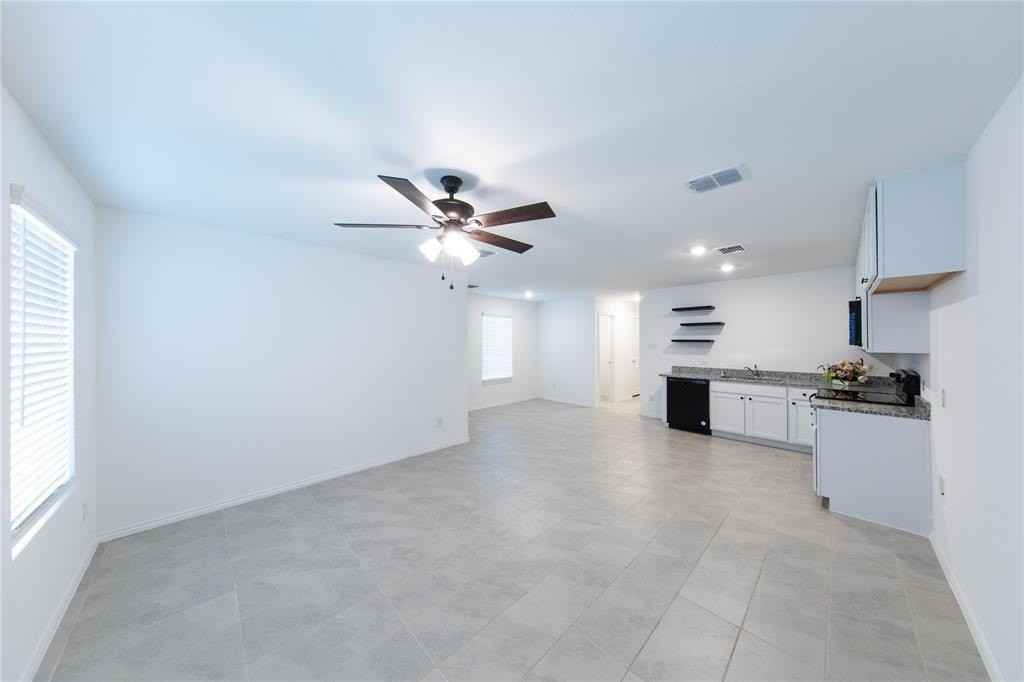 230 Sunflower St - Photo 3 of 26