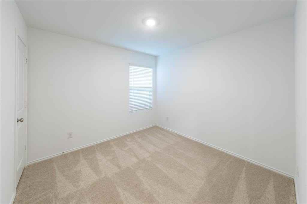 230 Sunflower St - Photo 5 of 26