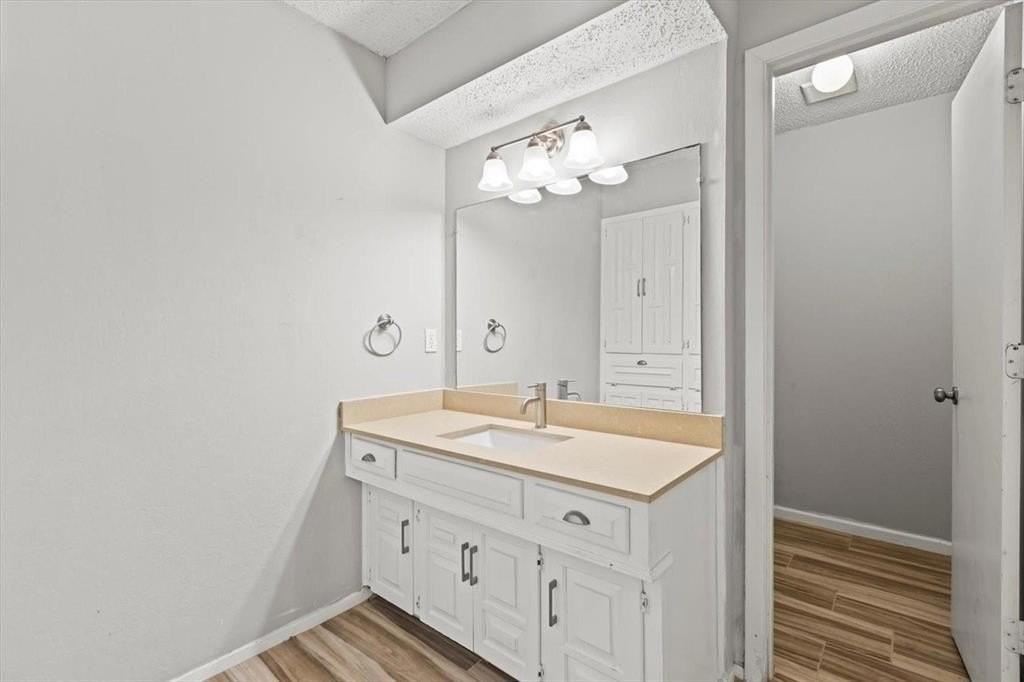 1414 Kingsbridge Dr - Photo 6 of 7