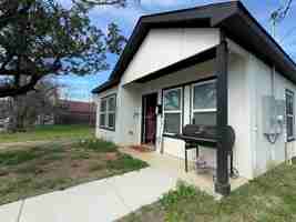 featured image of 4934 Echo Ave