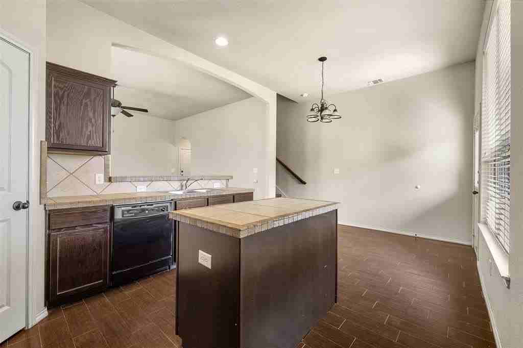 377 Orbit Dr - Photo 3 of 15