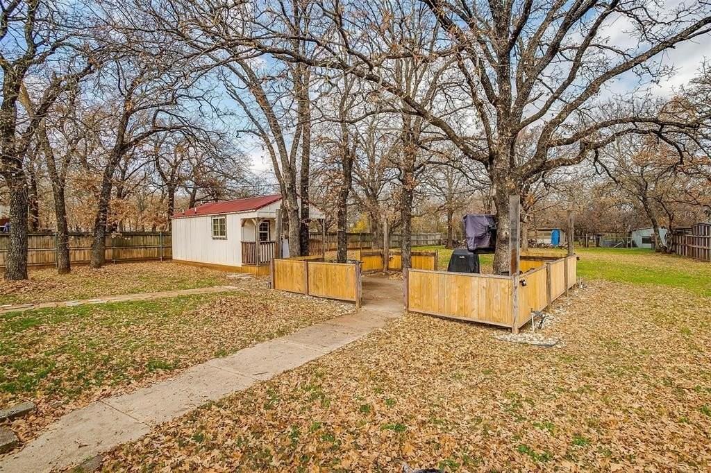 1809 Whispering Oaks St - Photo 7 of 40