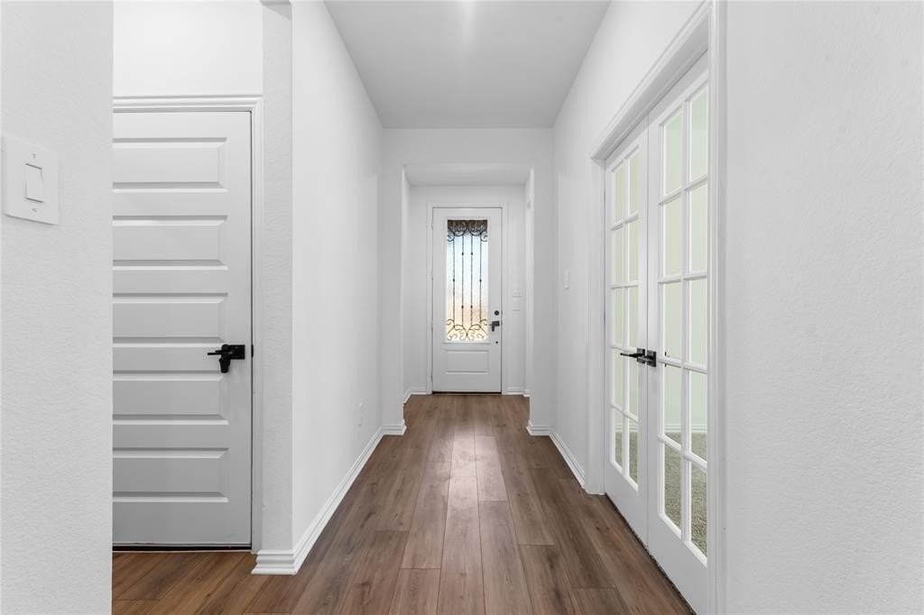 1227 Stockton Trl - Photo 3 of 27