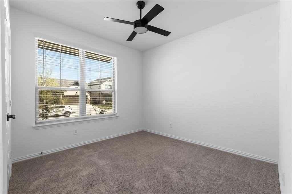 1227 Stockton Trl - Photo 4 of 27