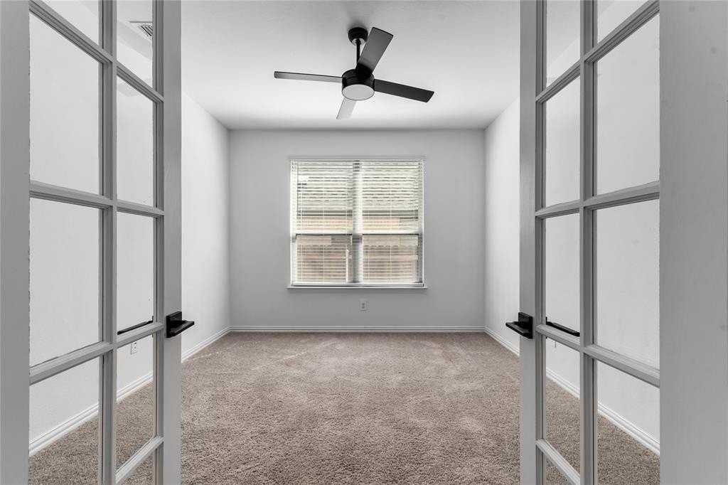 1227 Stockton Trl - Photo 6 of 27