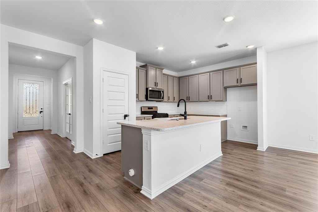 1227 Stockton Trl - Photo 7 of 27