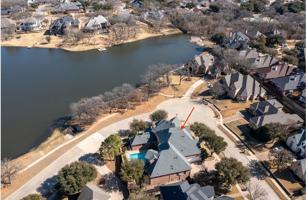 featured image of 1004 Drake Dr