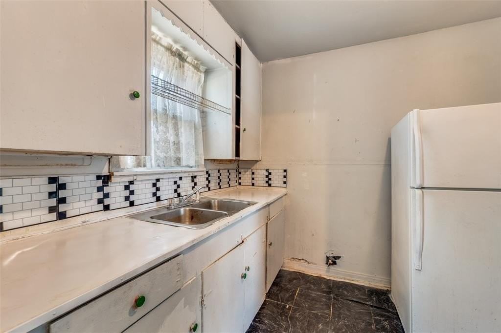 2723 Marder St - Photo 5 of 12