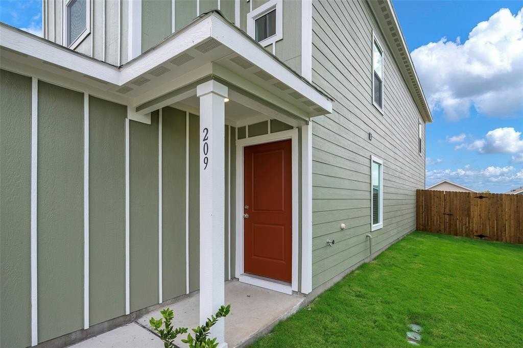 209 Boxberry Way - Photo 3 of 34