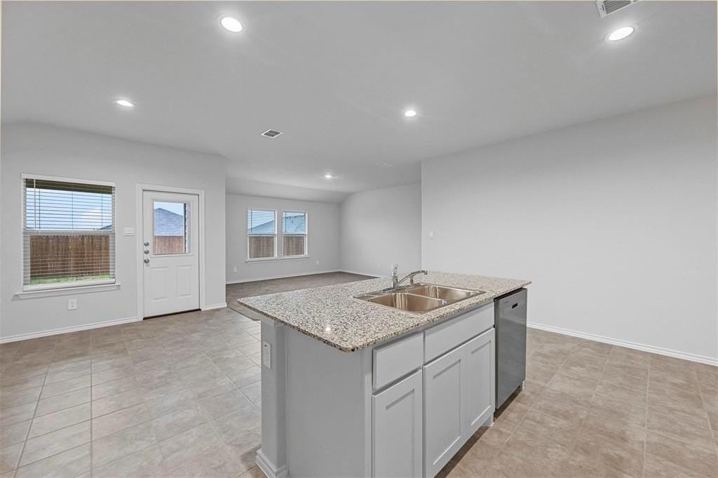 9504 Drifting Sand Dr - Photo 3 of 18