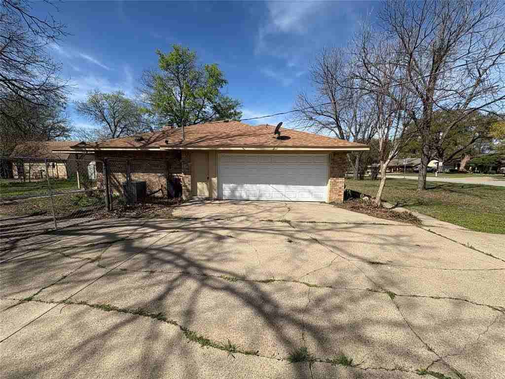 8111 Llano Ave - Photo 3 of 23