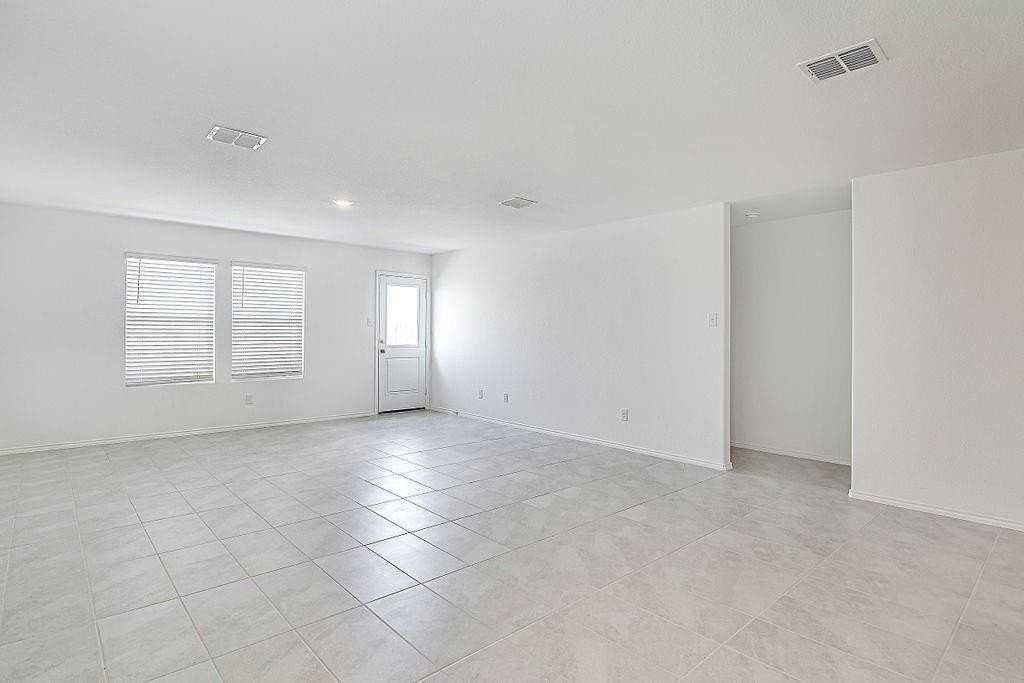 4052 Dublin Ridge Dr - Photo 4 of 17