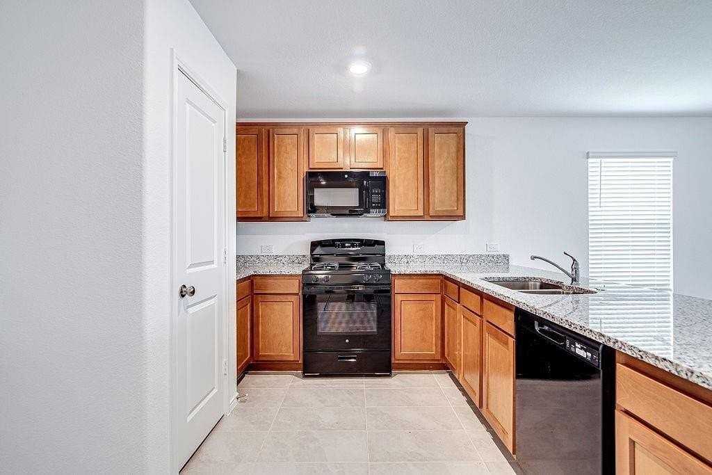 4052 Dublin Ridge Dr - Photo 6 of 17