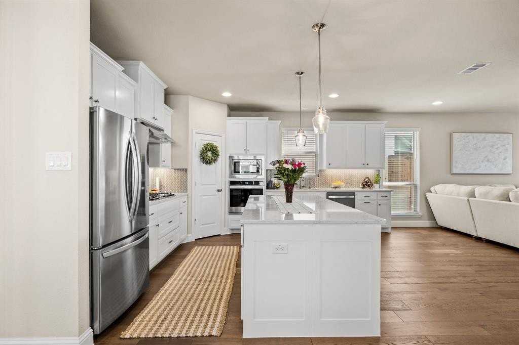 1764 Dartmoor Dr - Photo 6 of 24