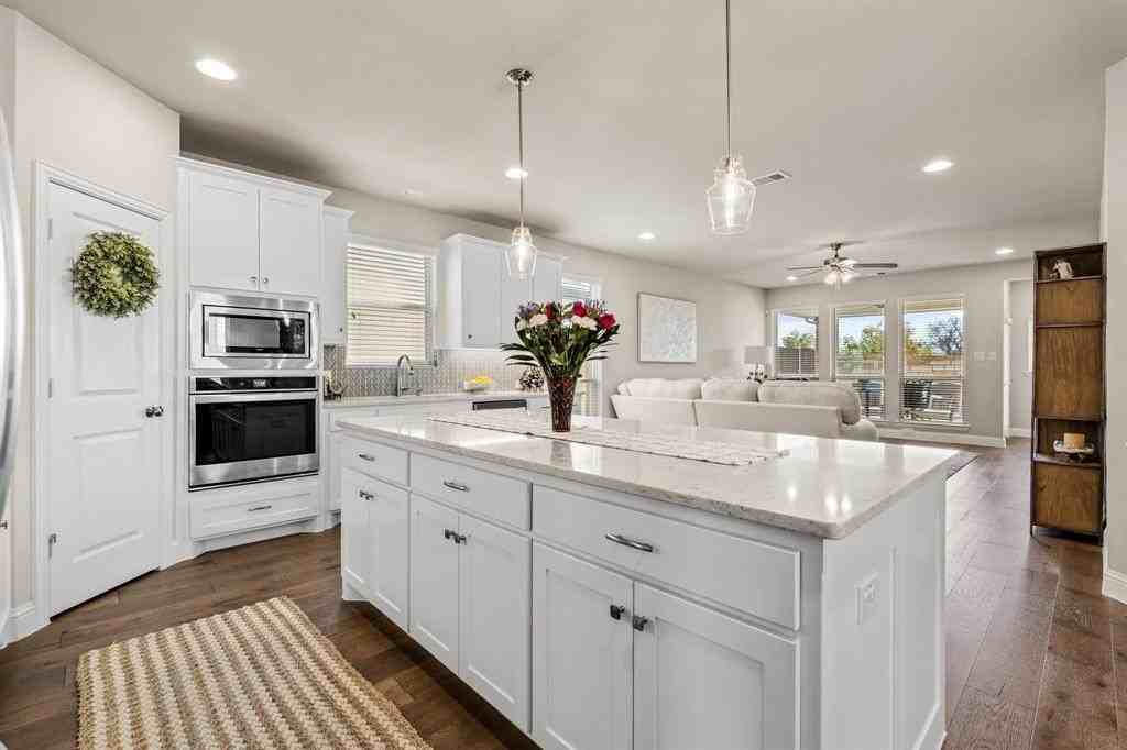 1764 Dartmoor Dr - Photo 7 of 24