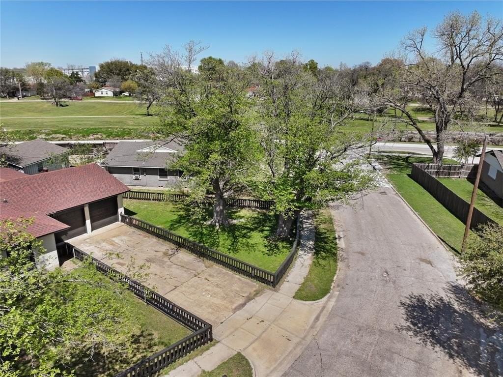 2707 Judy Dr - Photo 3 of 24