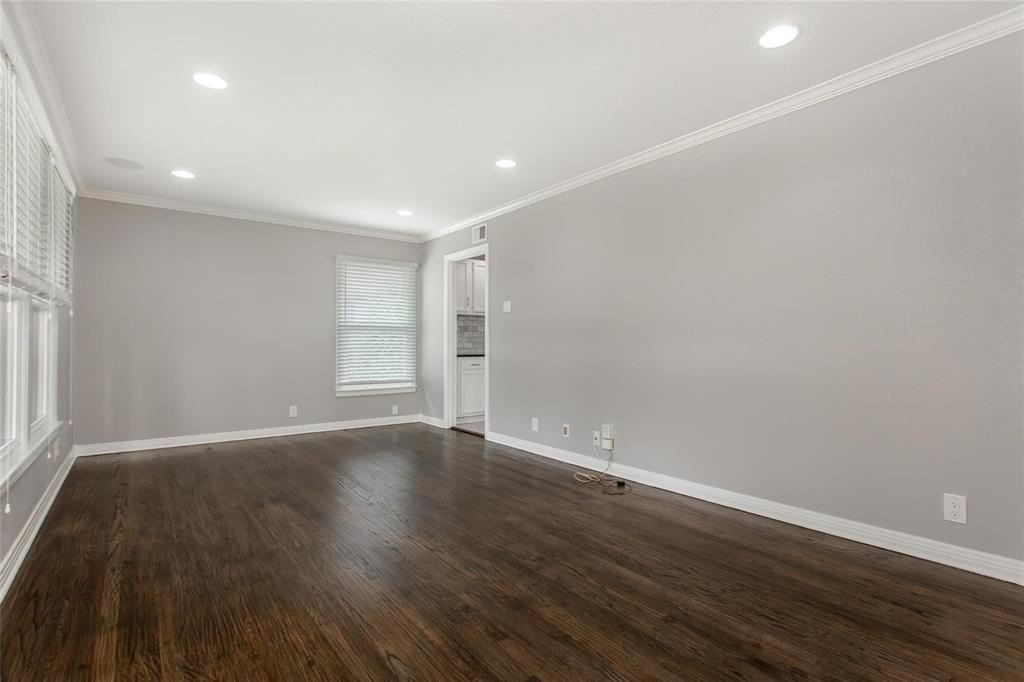 570 Bondstone Dr - Photo 3 of 25