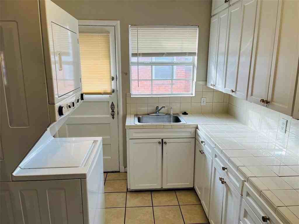 6235 Saint Moritz Ave - Photo 4 of 9