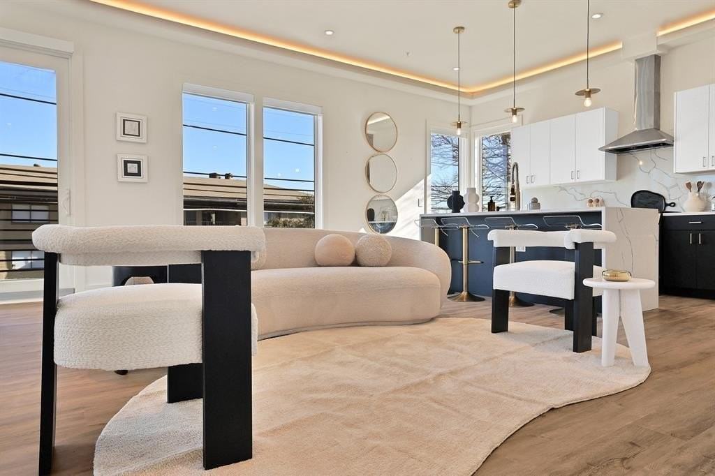 1731 N Fitzhugh Ave #1 - Photo 5 of 25