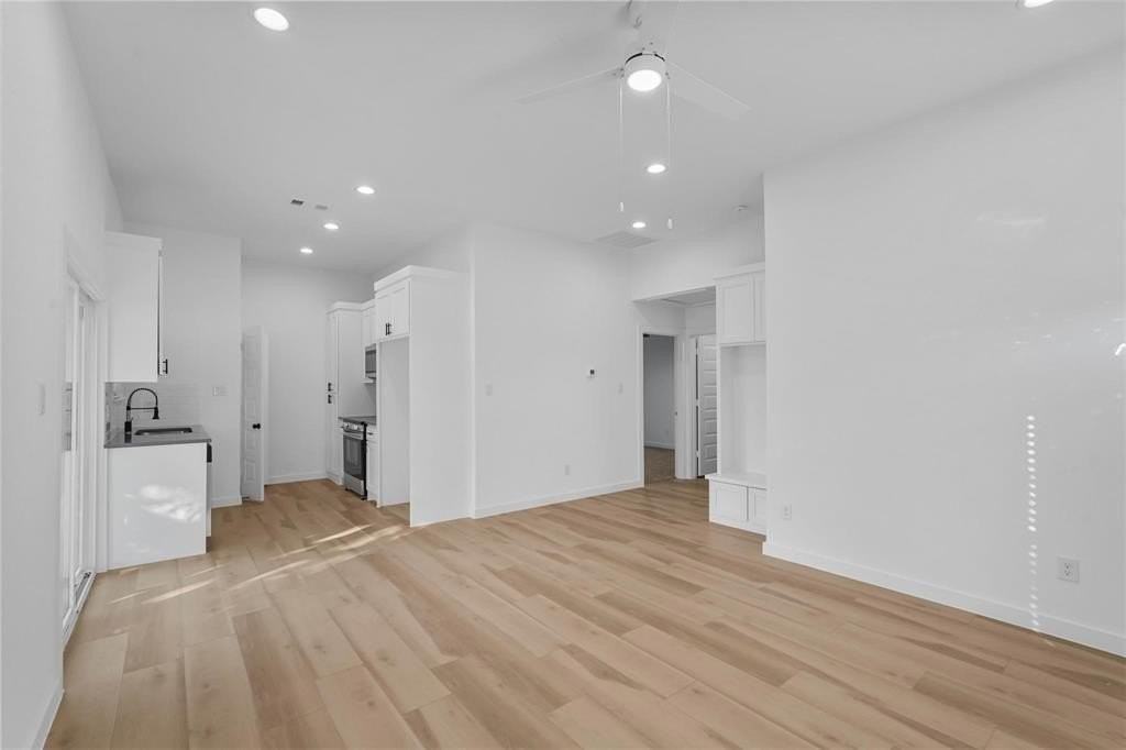 2217 Sayle St #B - Photo 3 of 21