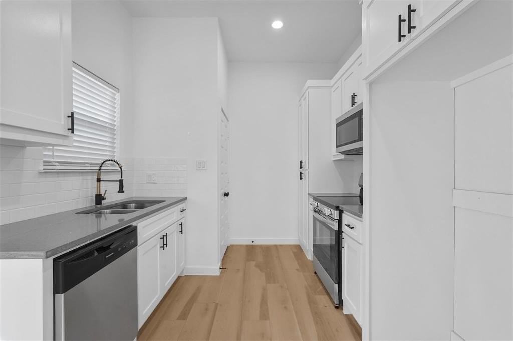 2217 Sayle St #B - Photo 5 of 21