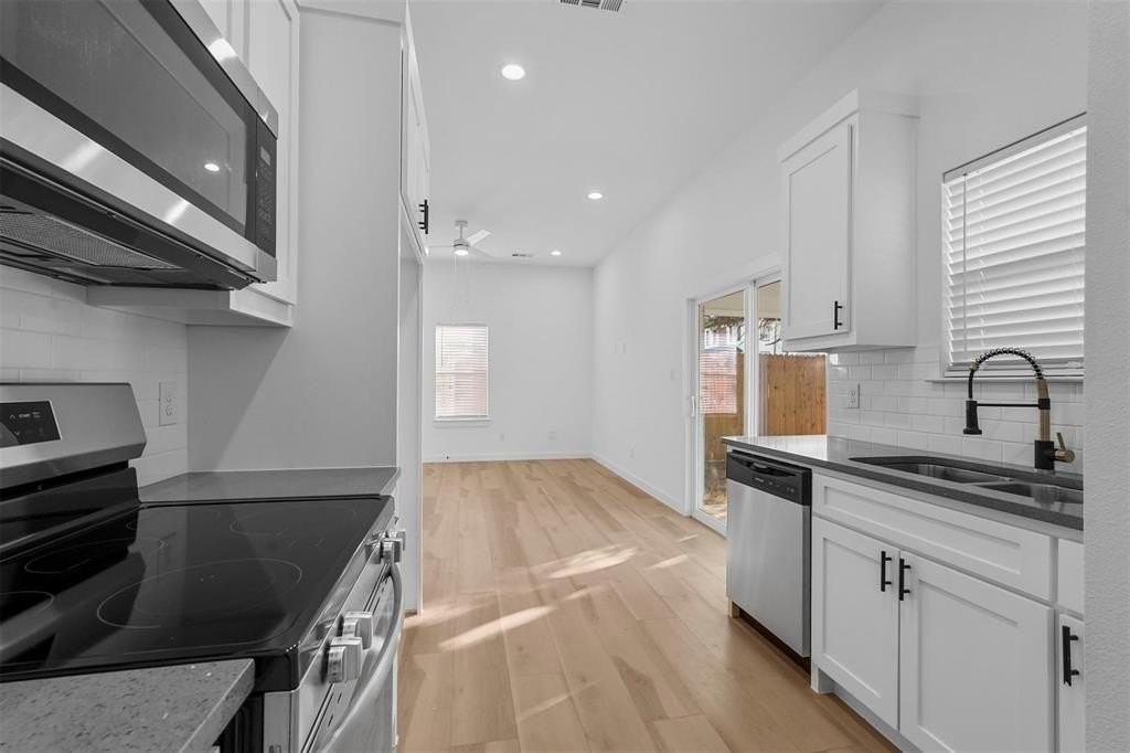 2217 Sayle St #B - Photo 6 of 21