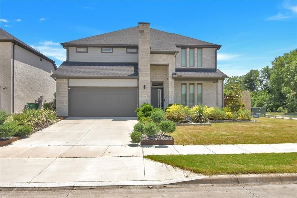 1901 Crestwood Ln - Photo 2 of 30