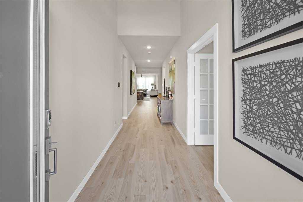 1901 Crestwood Ln - Photo 3 of 30