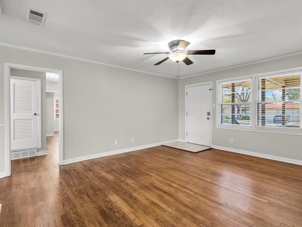 3404 Cromart Ave - Photo 3 of 15