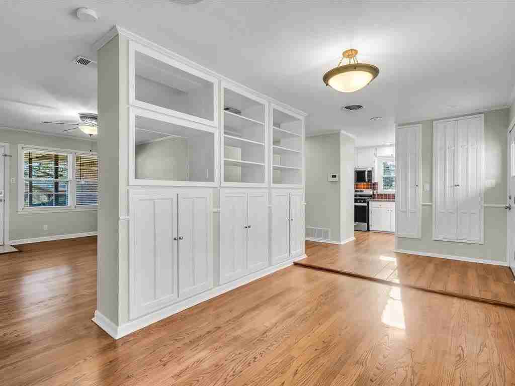 3404 Cromart Ave - Photo 6 of 15