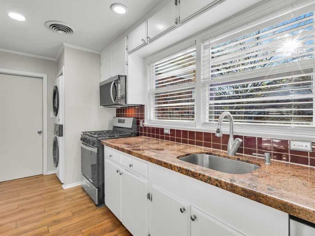 3404 Cromart Ave - Photo 7 of 15