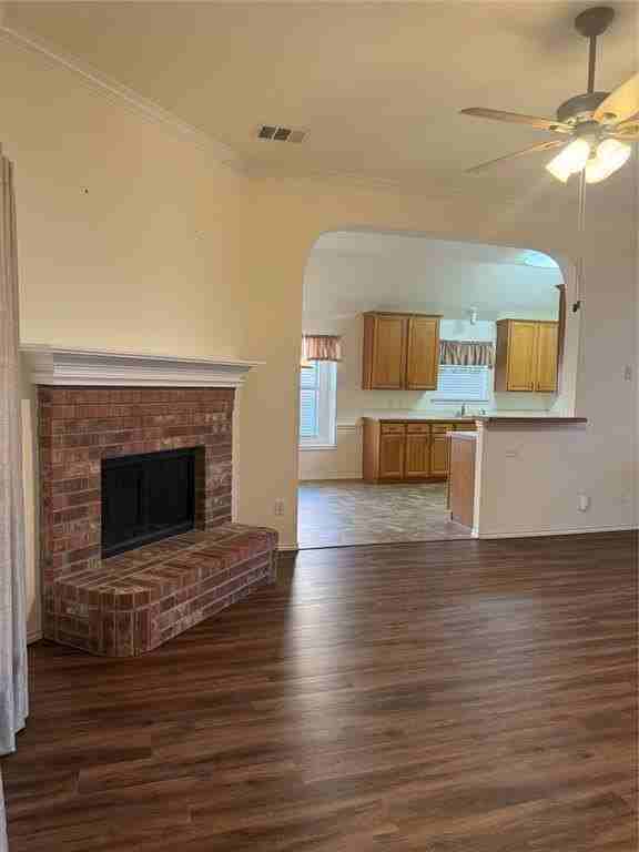 4606 Rosewood Ln - Photo 4 of 18