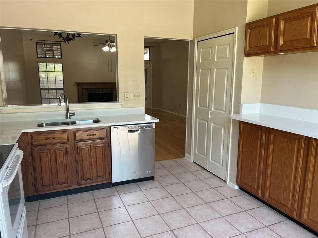 7709 Standish Cir - Photo 5 of 15