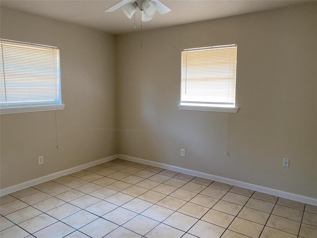 904 N Frances St #A - Photo 4 of 7