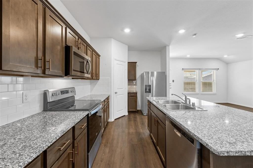 508 Windrow Dr - Photo 4 of 16