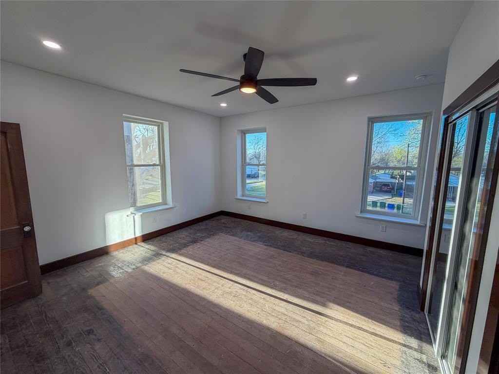 107 E Stone St #B - Photo 5 of 19