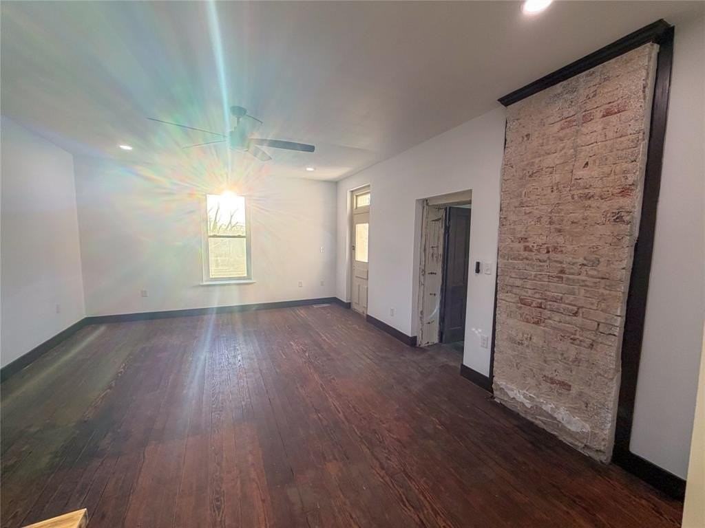 107 E Stone St #B - Photo 3 of 16