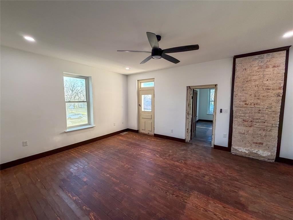 107 E Stone St #B - Photo 4 of 16