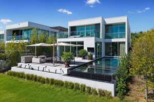 featured image of 1051 W 48th St #SFH