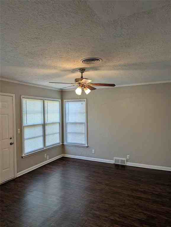 2413 Hillview Dr - Photo 6 of 19