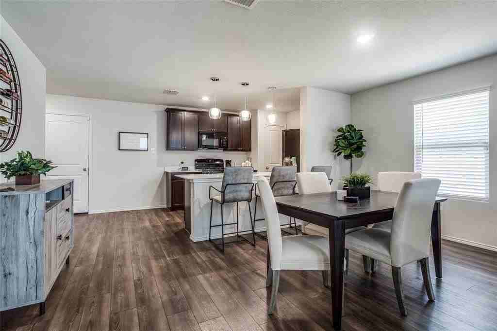 425 Sweet Shade Ln - Photo 5 of 9