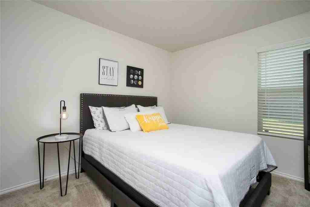 425 Sweet Shade Ln - Photo 6 of 9