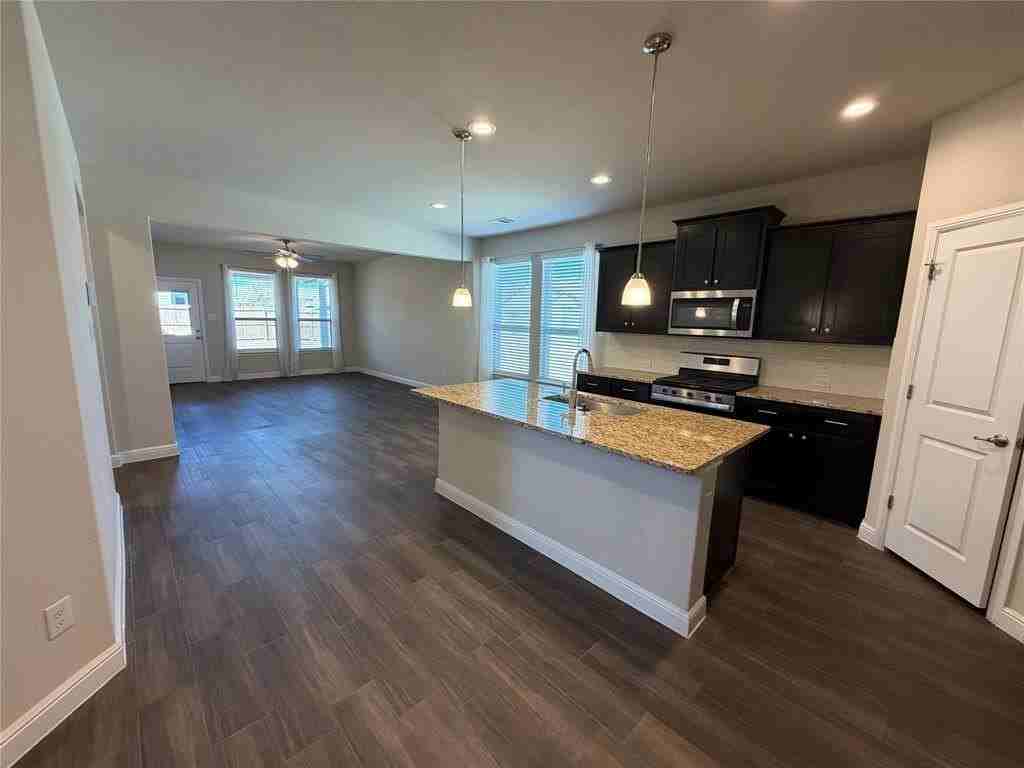 2428 Matador Ranch Dr - Photo 5 of 32